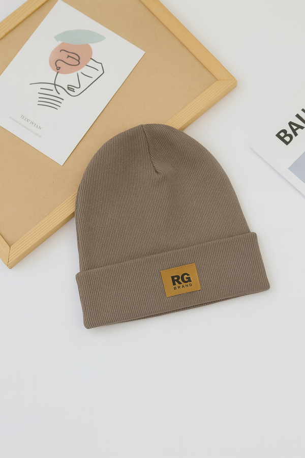 Детская шапка с отворотом и мягкой нашивкой | RG Brand | 3–9 лет | RG1535