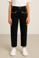 Çocuk Nakışlı Pantolon Modeli