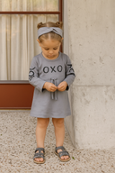 OXO Baskı Desenli Bebek Elbisesi ve Saç Bandı