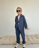 Gestreifter Kinderanzug in Leinenoptik | 3–9 Jahre | 3-teiliges Set aus Sakko, Hose & T-Shirt | Feiertage & besondere Anlässe | RG1566