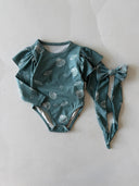 Bebek Yakası Fırfırlı Uzun Kollu Mayo ve Saç Tokası