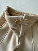 Kinder-Trainingshose mit Nahtdetails