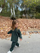 Kinder-Trainingsanzug-Set mit Schulterknöpfen und detailliertem Detail