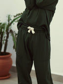 Kinder-Trainingsanzug-Set mit Schulterknöpfen und detailliertem Detail