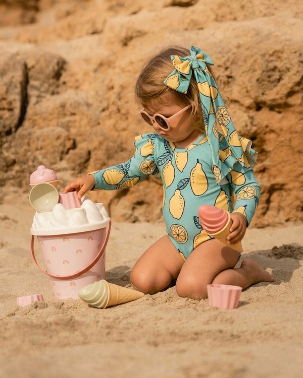 Baby-Badeanzug mit Rüschen und langen Ärmeln | RG337