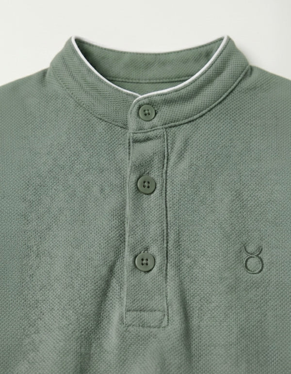 Kinder-T-Shirt mit Knopfdetail und Richterkragen | RG1586