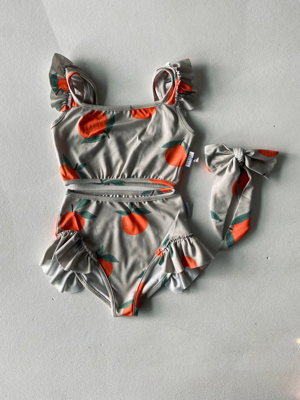 3-teiliges Mädchen-Badeset mit Rüschentop, Shorts & Haarband | UV-Schutz | 3–9 Jahre | RG Brand | RG1600