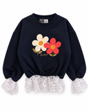 RG1796 lacivert kız çocuk sweatshirt ön görünüm; papatya baskısı, bisiklet yaka, kol ve etek uçlarında beyaz dantel.