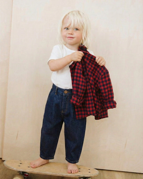 RG302 bebek ekose gömlek kombininde denim pantolon detay görünümü, 6 ay–3 yaş