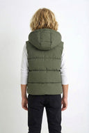 Молодой натуральный блестящий пуховик