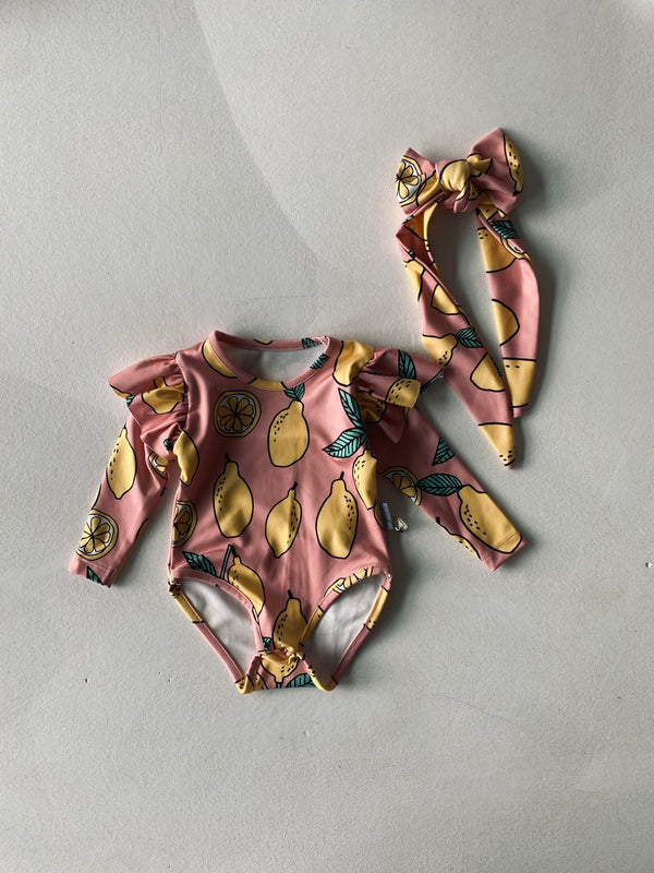 Baby-Badeanzug mit Rüschen und langen Ärmeln | RG337