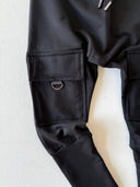 Basic-Hose mit Cargotasche und Schnürdetail