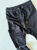 Basic-Hose mit Cargotasche und Schnürdetail