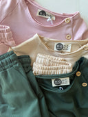 Kinder-Trainingsanzug-Set mit Schulterknöpfen und detailliertem Detail