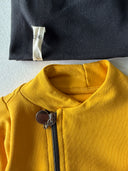 OXO Baby-Strampler und Mütze mit bedrucktem Design