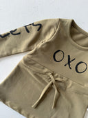 فستان أطفال منقوش بطبعات أوكسو وعصابة رأس