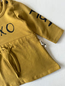 فستان أطفال منقوش بطبعات أوكسو وعصابة رأس