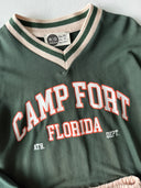 طقم تنورة قصيرة بطيات مطبوعة من الأمام للشباب، قطعتان