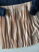 طقم تنورة قصيرة بطيات مطبوعة من الأمام للشباب، قطعتان