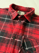 Junges Holzfällerhemd mit Druckknopftaschen