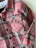 Junges Holzfällerhemd mit Druckknopftaschen