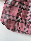 Junges Holzfällerhemd mit Druckknopftaschen