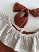 Платье из хлопка с рюшами для девочки – комплект с длинными рукавами и повязкой для волос