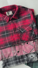 Junges Holzfällerhemd mit Druckknopftaschen