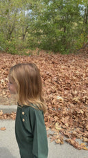 Kinder-Trainingsanzug-Set mit Schulterknöpfen und detailliertem Detail