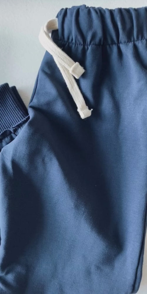 طقم أطفال من كنزة وقبعة وبنطال رياضي | RG Brand | 3–9 سنوات | RG1482