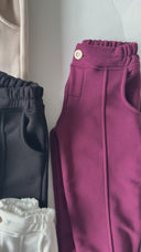 Kinder-Trainingshose mit Nahtdetails