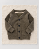 RG Brand RG397 haki düğmeli Selanik bebek hırkası, ön görünüm.