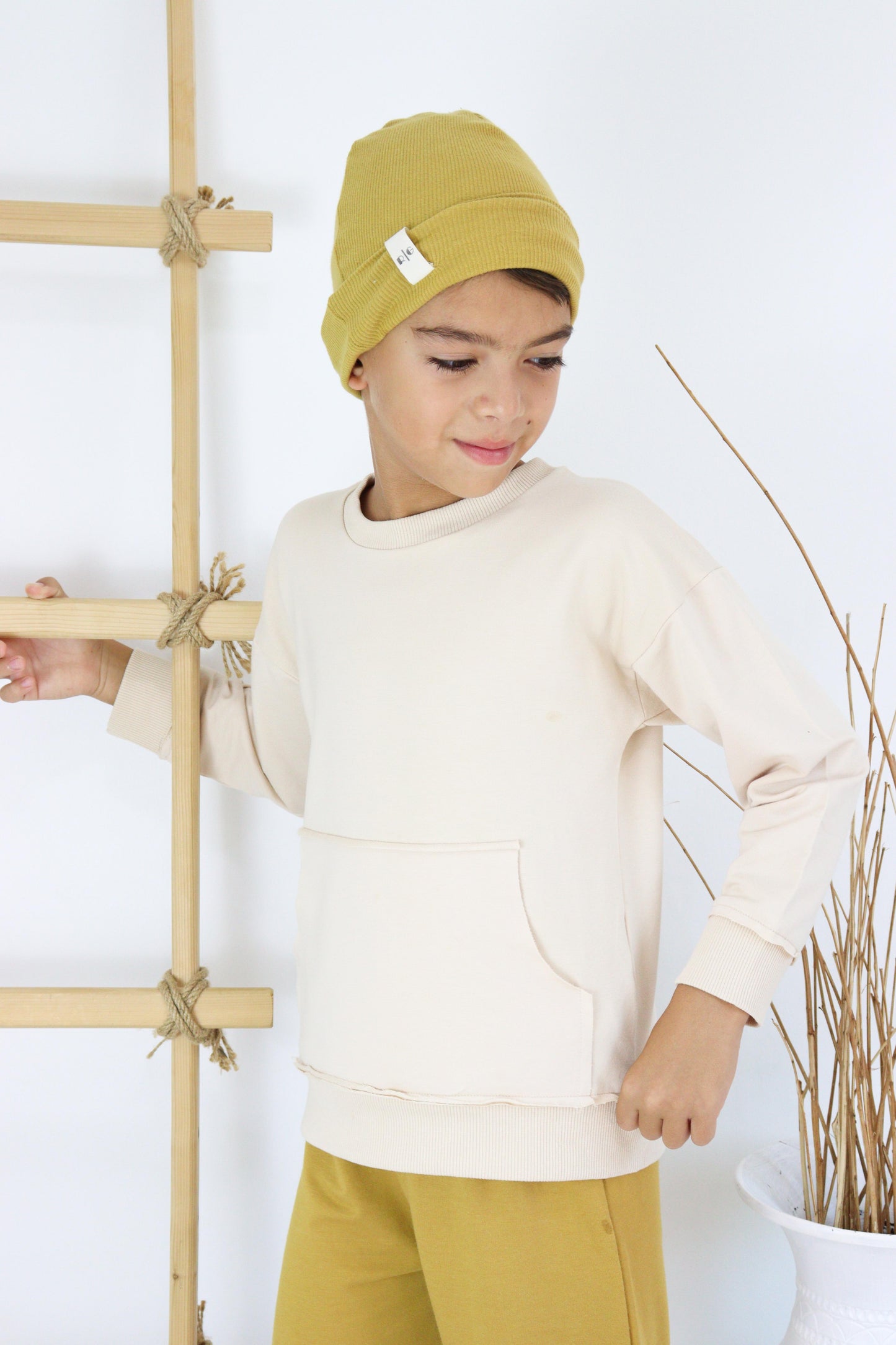 Children's Sweat-Tracksuit with Front Kangaroo Pocket and Beret