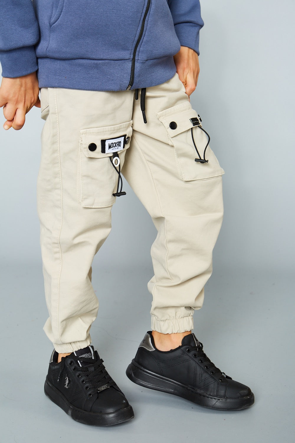 Erkek Çocuk Lastik Detaylı Cep ve İp Detaylı Pantolon